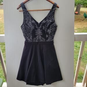 Windsor Women's Dress SZ 5 Natural Sequin Prom Homecoming Cocktail Party